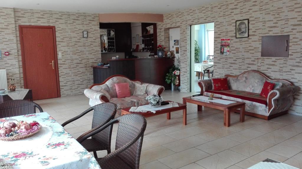 Familia Hotel Loutra Volvis المظهر الخارجي الصورة